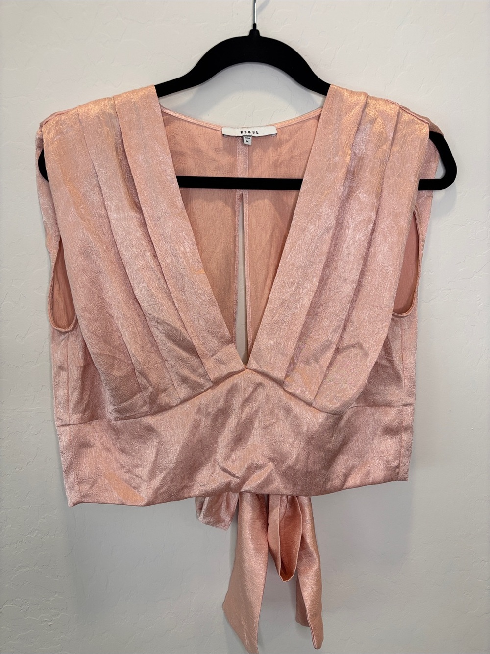 Ro & De Pink Shimmer V-Neck Cropped Blouse
